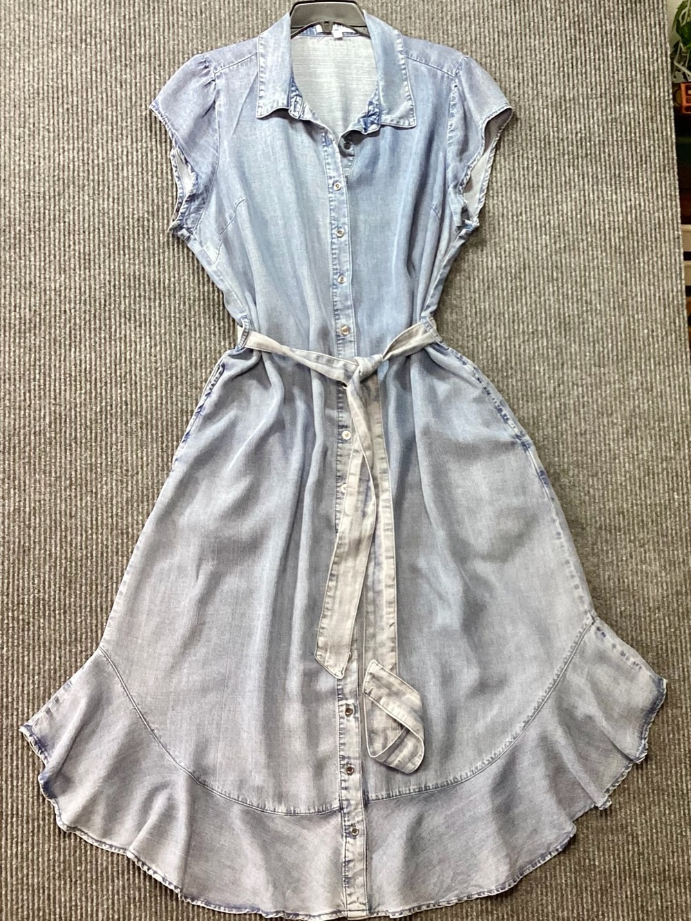 Velvet Heart Light Blue Chambray Midi Shirt Dress with Waist Tie
